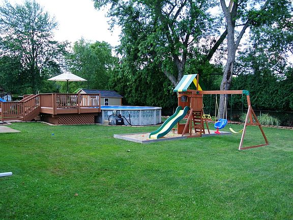 3rd image of 183 Sunnybrook Dr SW