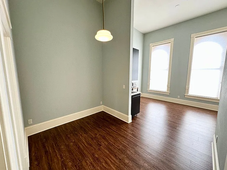 307 N Pearl St — Photo 10