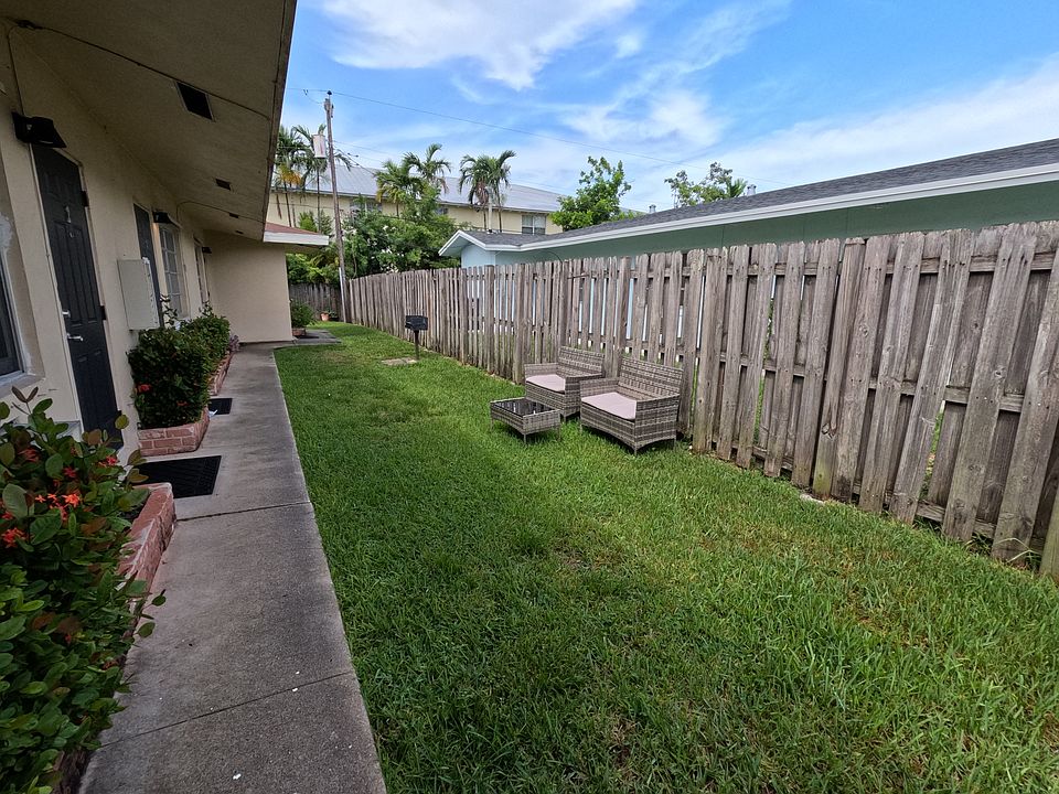 1st image of 831 NE 14th Ct APT 2
