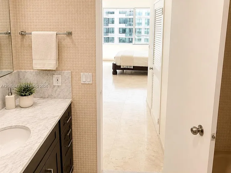 5255 Collins Ave #7B — Photo 21
