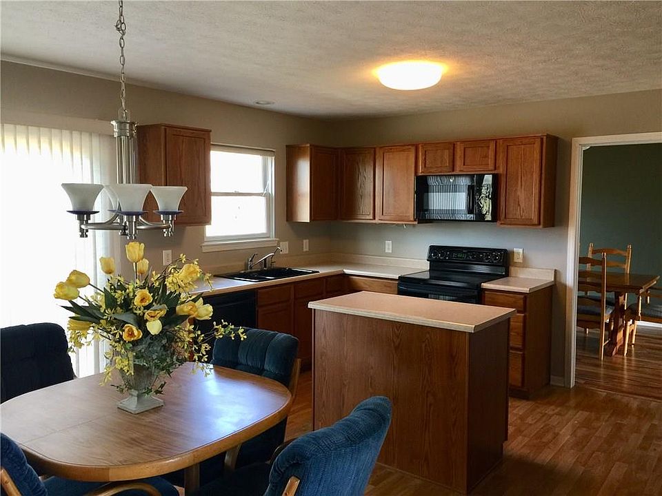 2nd image of 2368 Lammermoor Ln