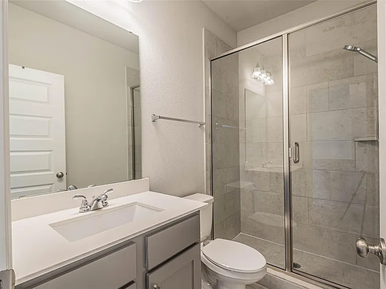1618 Clover Ct — Photo 18