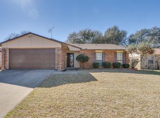 7520 Woodfield Rd, Fort Worth, TX 76112