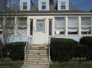 883 Lecona Rd, Cleveland, OH 44121