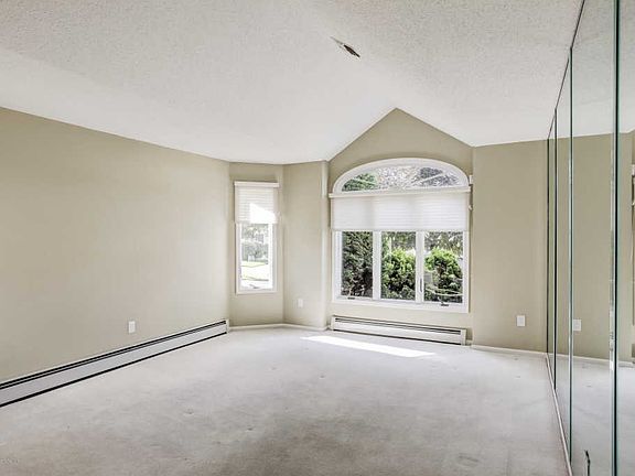 4th image of 2345 N Chanticleer Ct