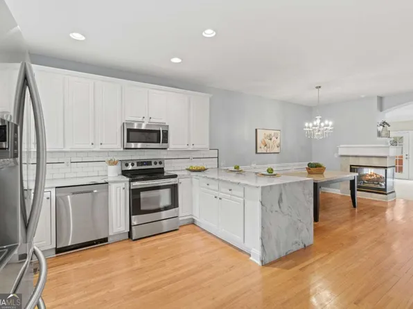 1200 Wing St Unit 8, Sandy Springs, GA 30350
