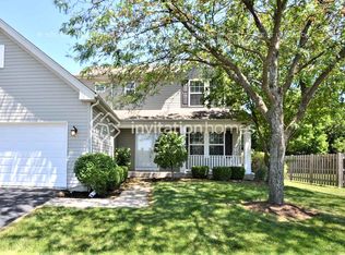 475 Raintree Dr, Oswego, IL 60543