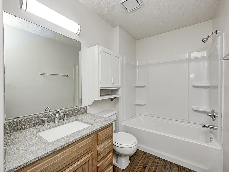 Greenfield Knoll Apartments — Photo 11