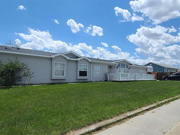 3rd image of 905 Carver Dr