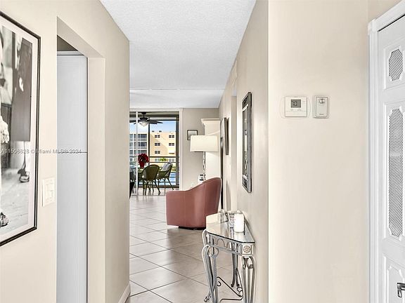 4th image of 1024 SE 4th Ave APT 304