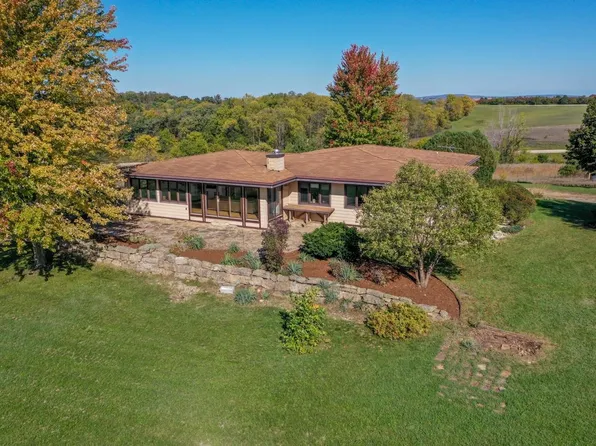 W9085 State Highway 39, Blanchardville, WI 53516