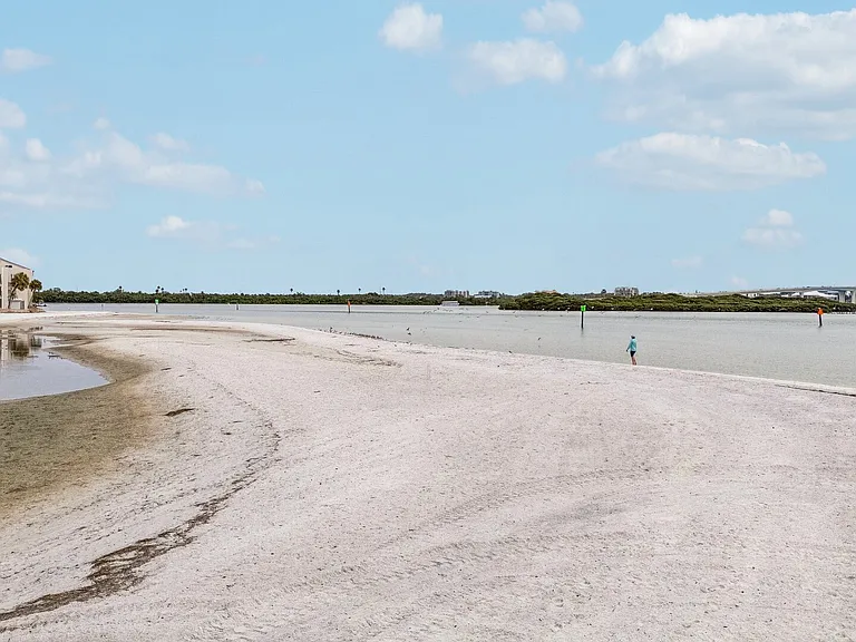 S Gulfview Blvd — Photo 35