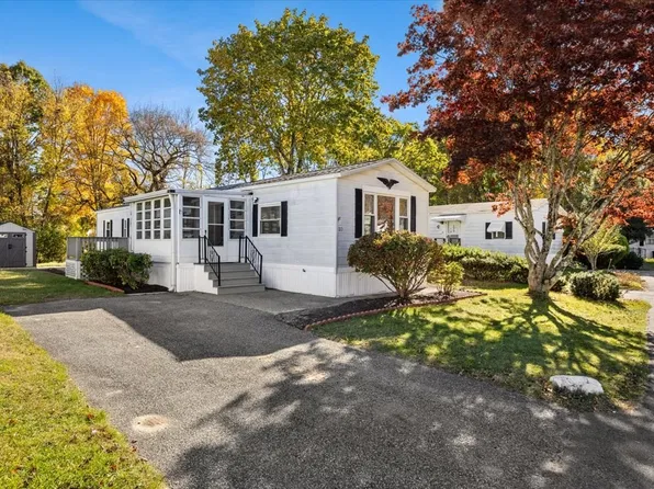 33 Thayer Dr, Taunton, MA 02780