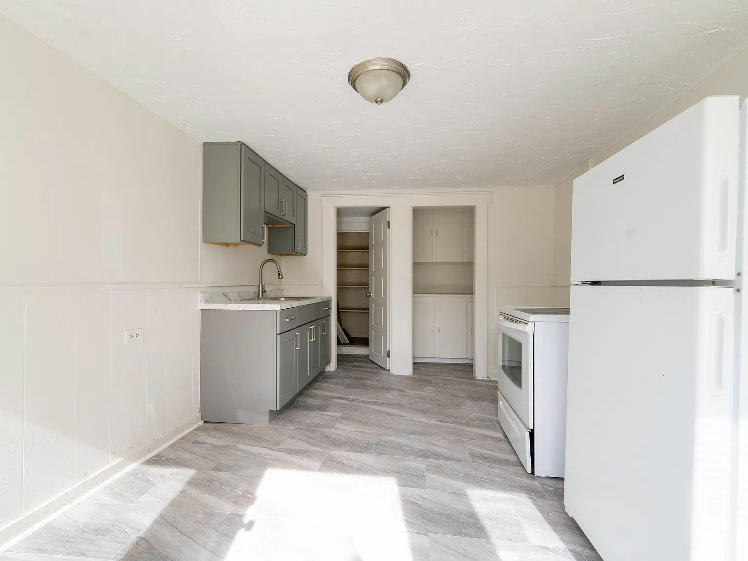 1 bed, 700 sqft, $1,500 — Photo 2