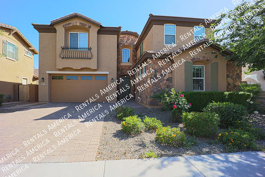 5 Bedroom 5.5 bath in Chandler — Photo 3