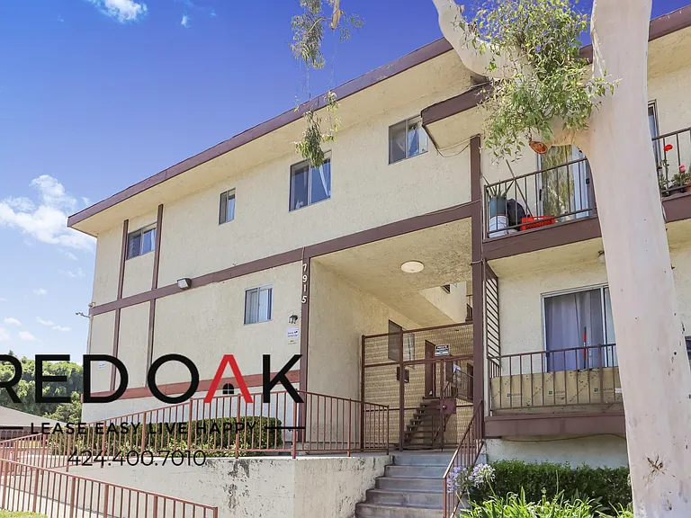 7915 Vineland Ave — Photo 4