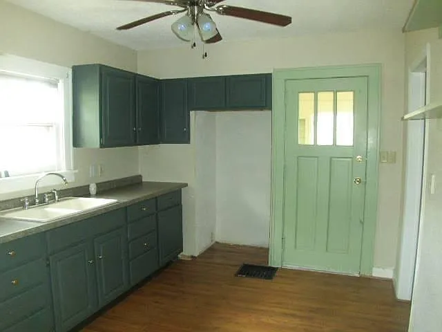 709 Johnson St — Photo 4