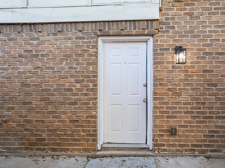 1622 Brown Trl — Photo 18
