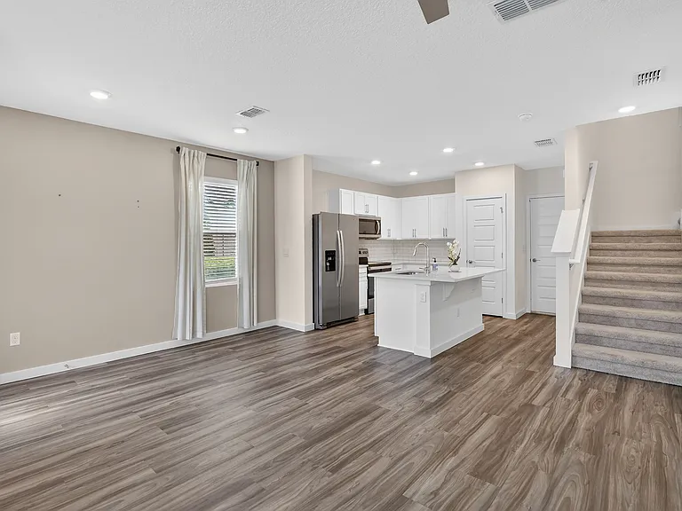 185 E Warren Ave — Photo 19