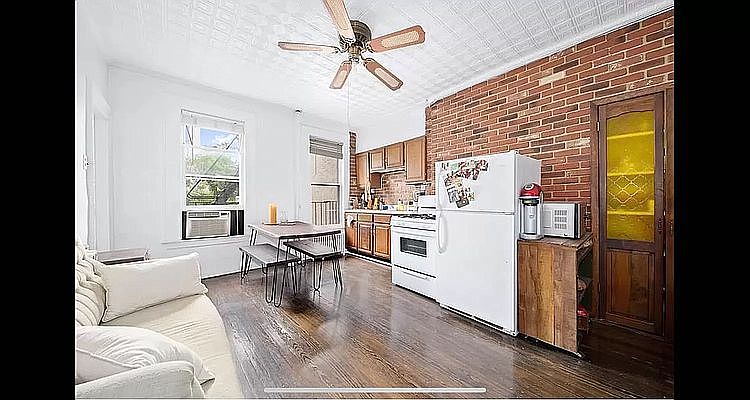 2nd image of 154 Bedford Ave #1