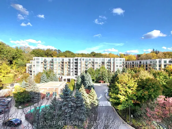 28 William Carson Cres #704, Toronto, ON M2P 2H1