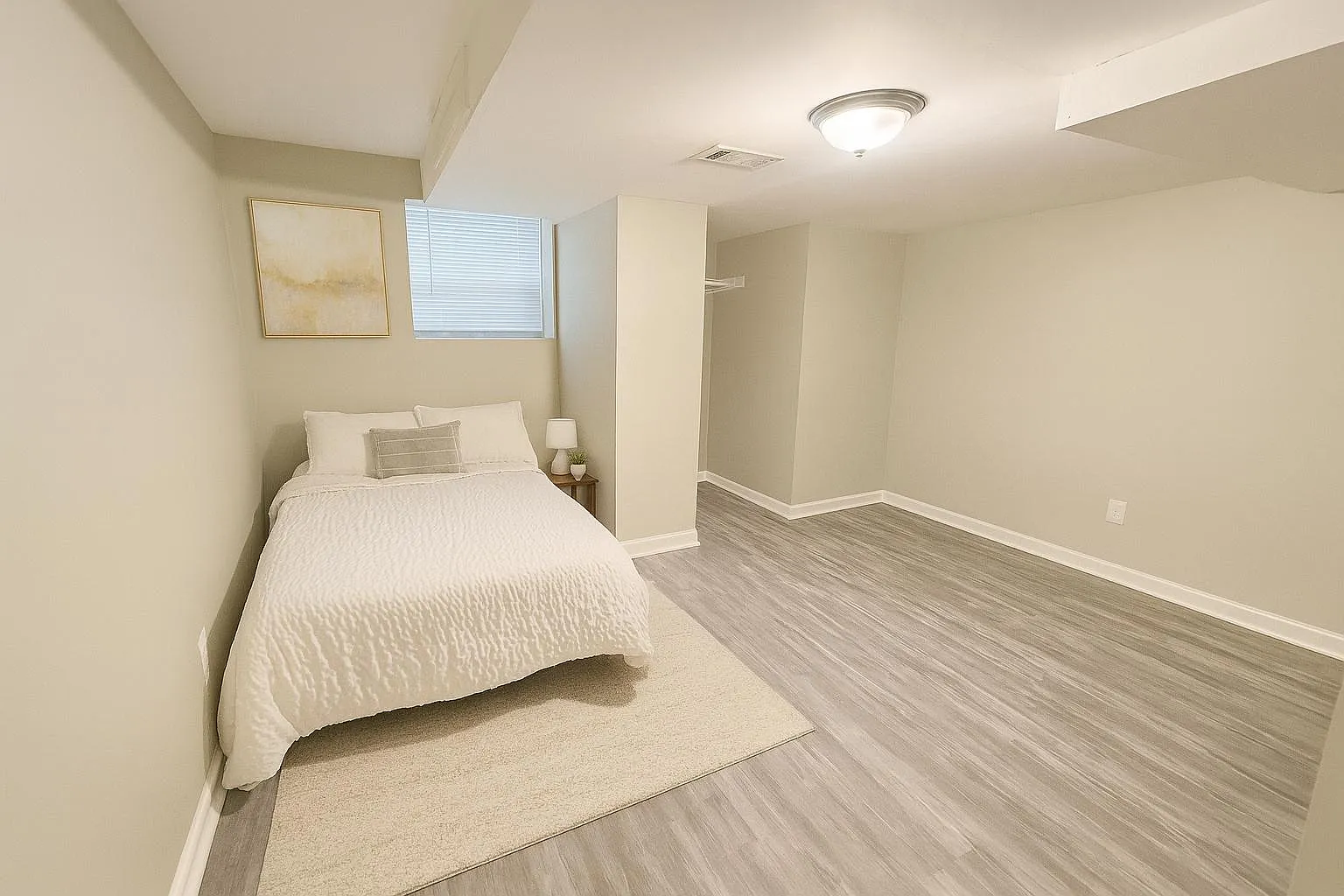 4 bed, 4.0 bath, 2100 sqft, $728 — Photo 1