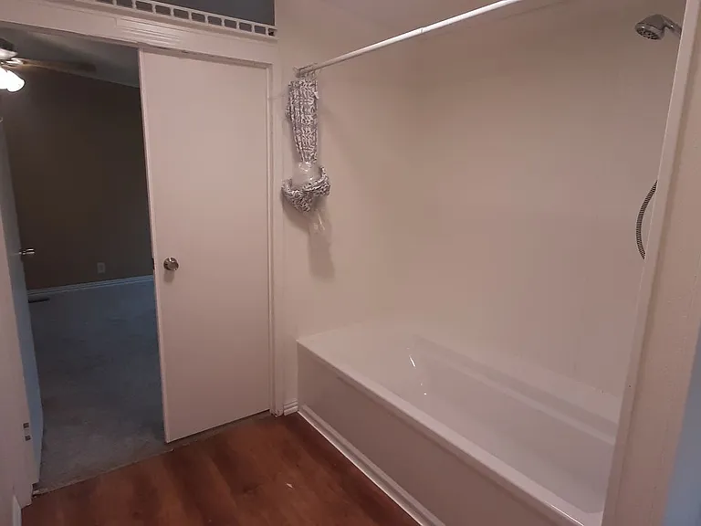 261 Romance Rd — Photo 11