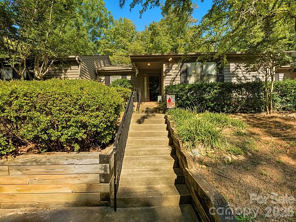 2nd image of 498 Sweetgum Dr