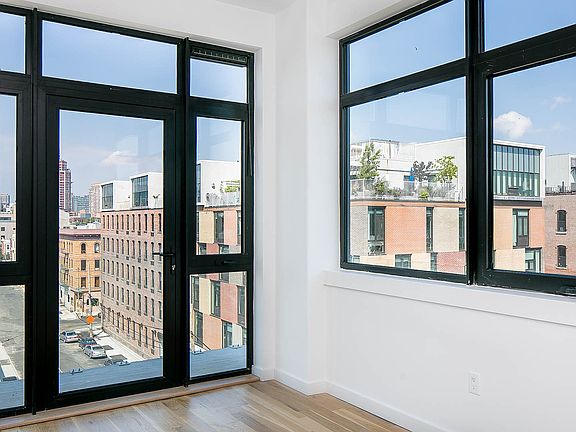 4th image of 44 Kent St APT 408