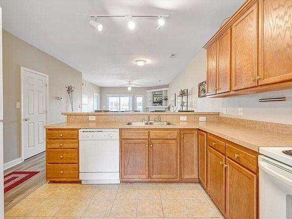 4th image of 1209 Mariners Way APT 66