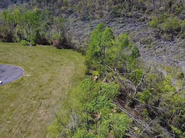 160 & 161 Douglas Dr, Russell Springs, KY 42642