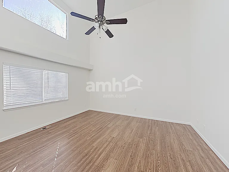 11384 Kenton St — Photo 6