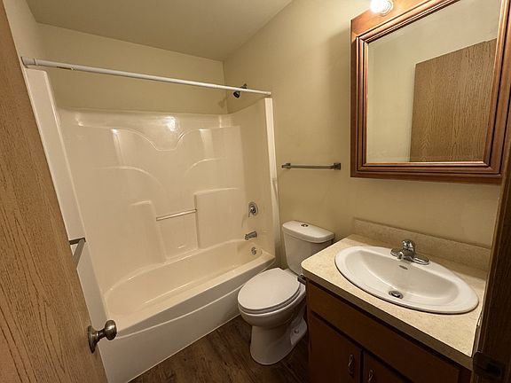 5th image of 1101 Carrie Ln APT 4