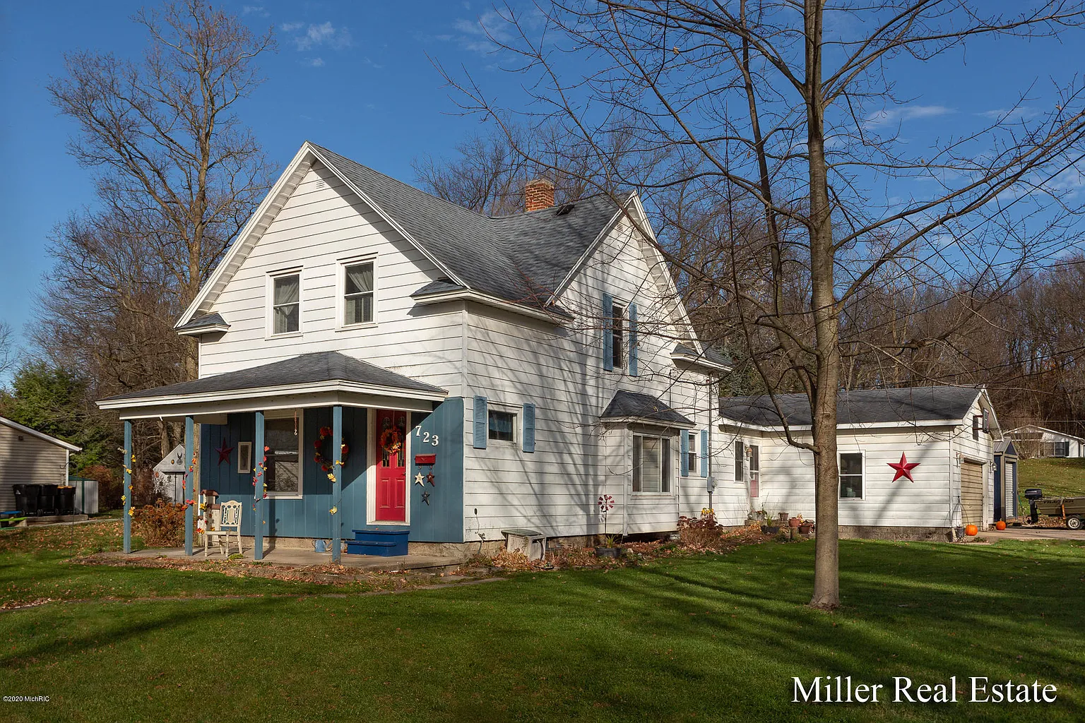 723 E Mill St photo 1