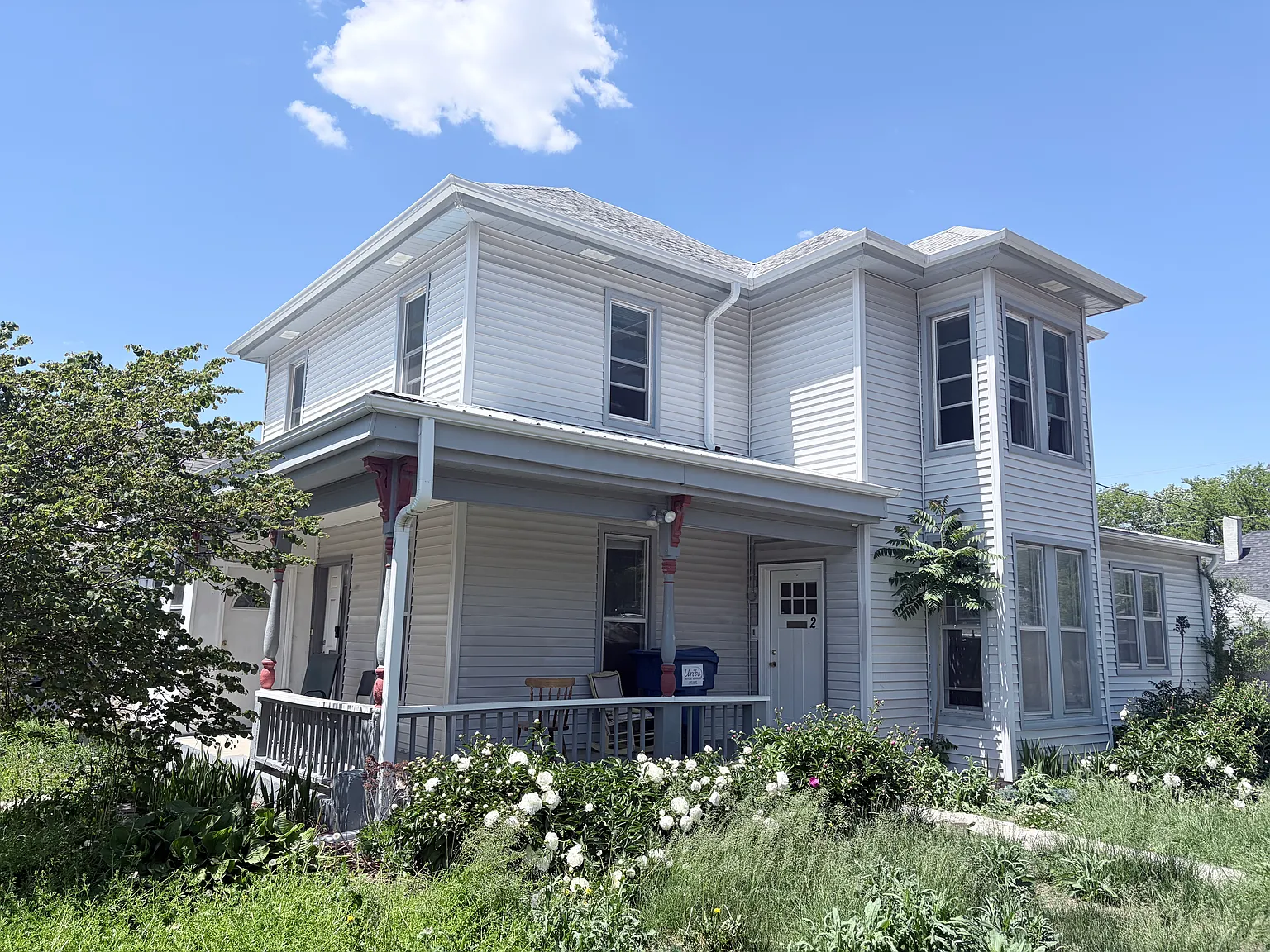 2440 Lynn St — Photo 1