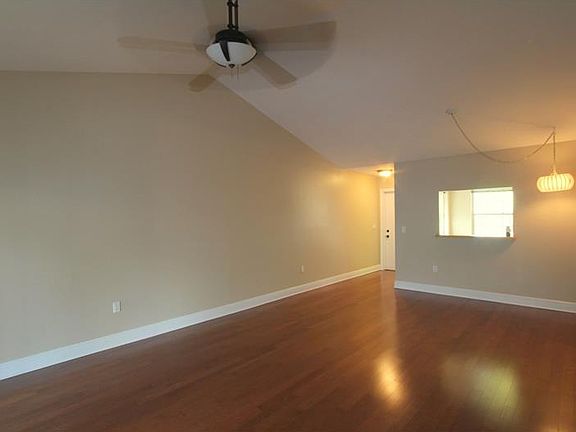 3rd image of 4508 Suntree Blvd