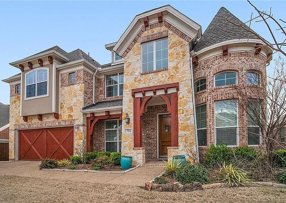 1st image of 704 Dividend Ave