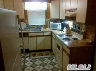 117 Cord Ln, Levittown, NY
