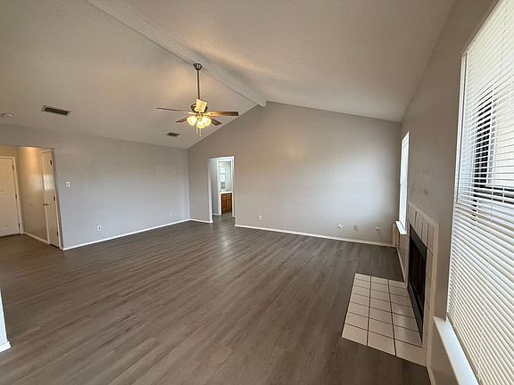 5th image of 125 Crestwood Dr