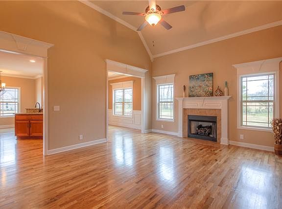4th image of 2418 Dewdrop Ct
