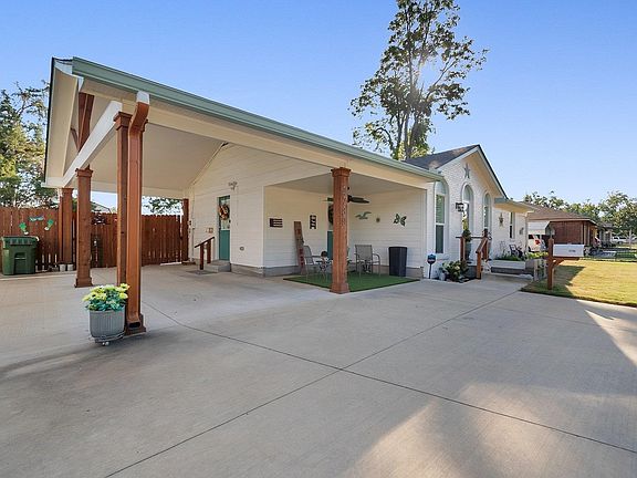 4th image of 4789 Janie Ave