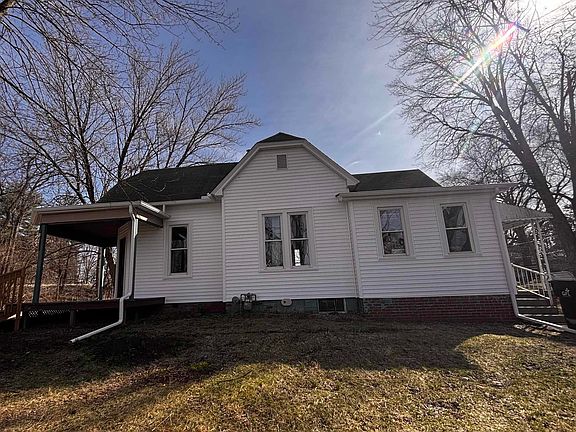 2nd image of 502 E 1st St