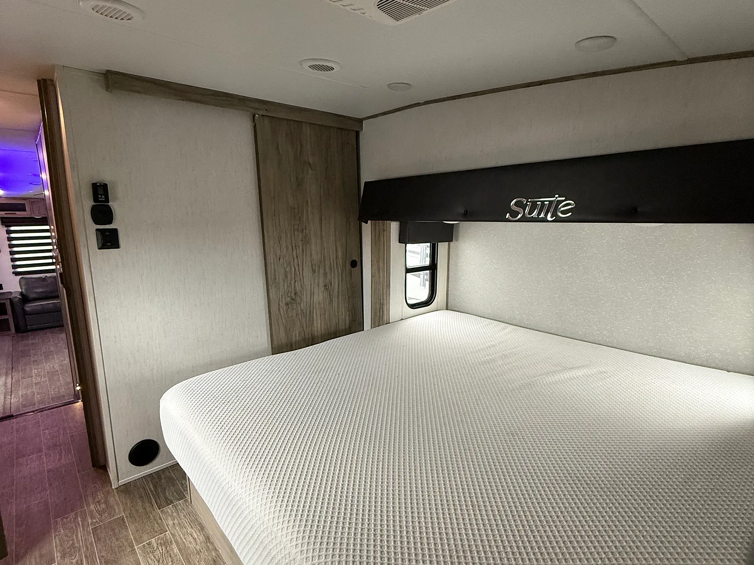 1 bed, 400 sqft, $1,100 — Photo 2