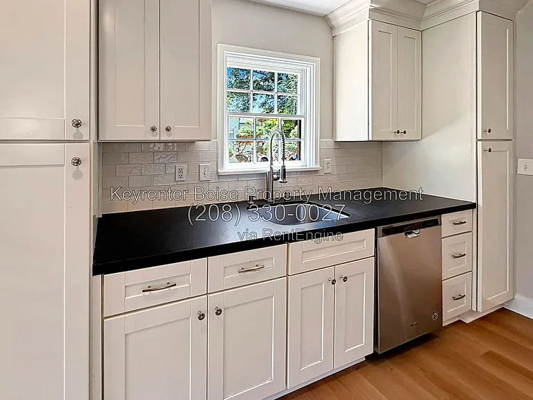 2208 W State St — Photo 14