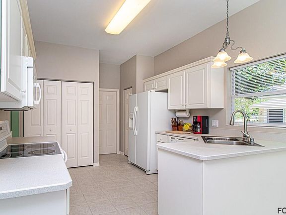 4th image of 10 Walton Pl