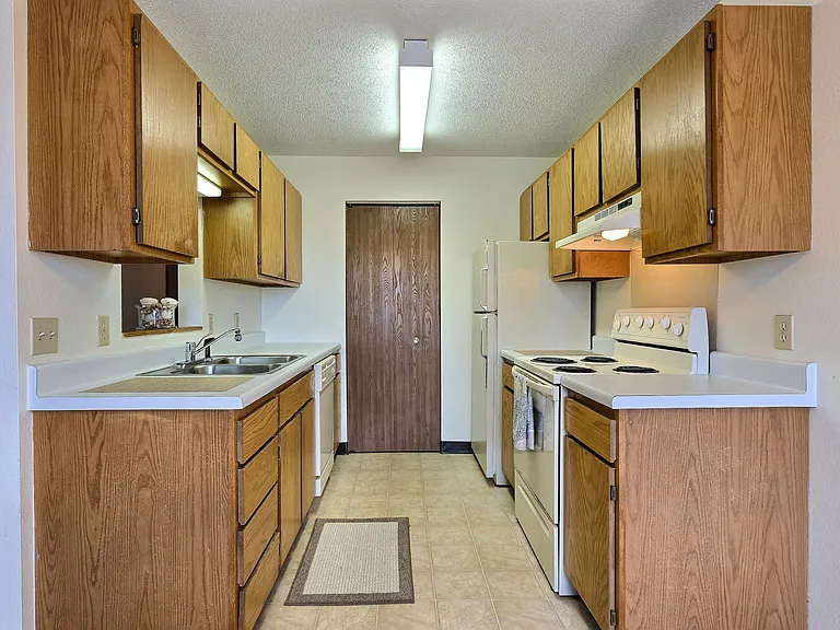 Fargo, ND Prairiewood Meadows | Kitchen