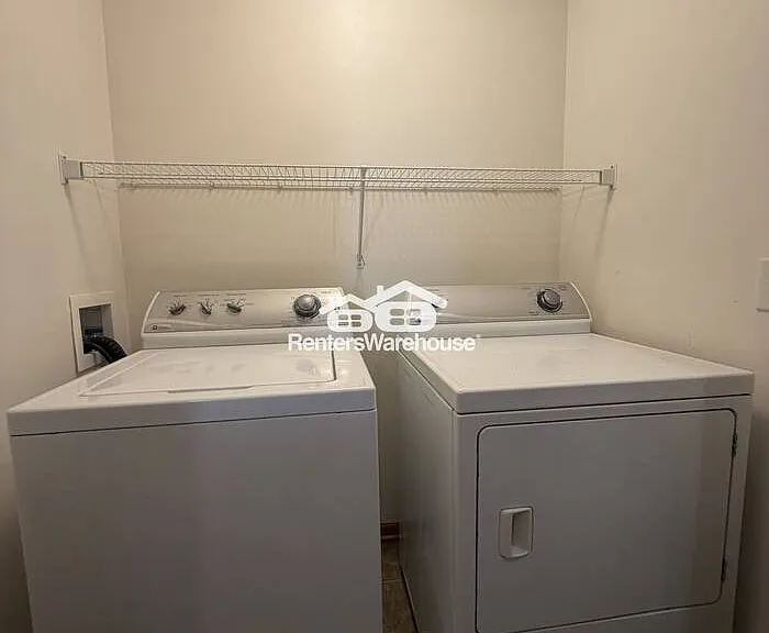 2489 Yellowstone Dr — Photo 18