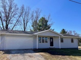 1679 260th St, Decorah, IA 52101