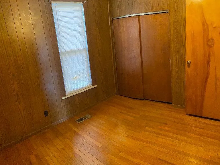 915 W Kirkwood Ave — Photo 6