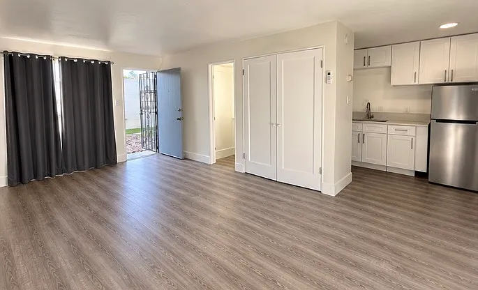 Studio, 370 sqft, $695 — Photo 4